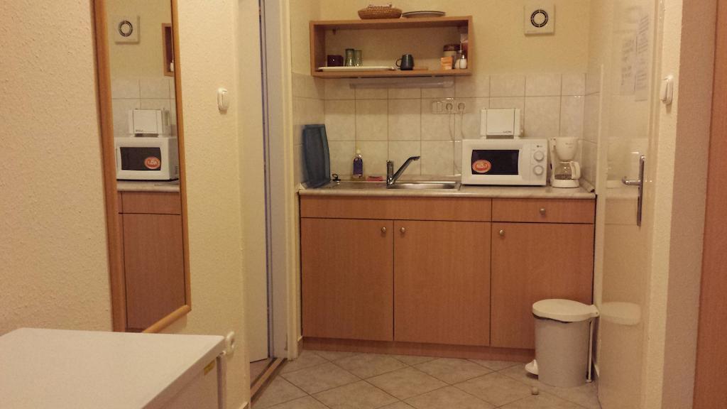 Part Cafe Residence Dunakeszi Bilik gambar